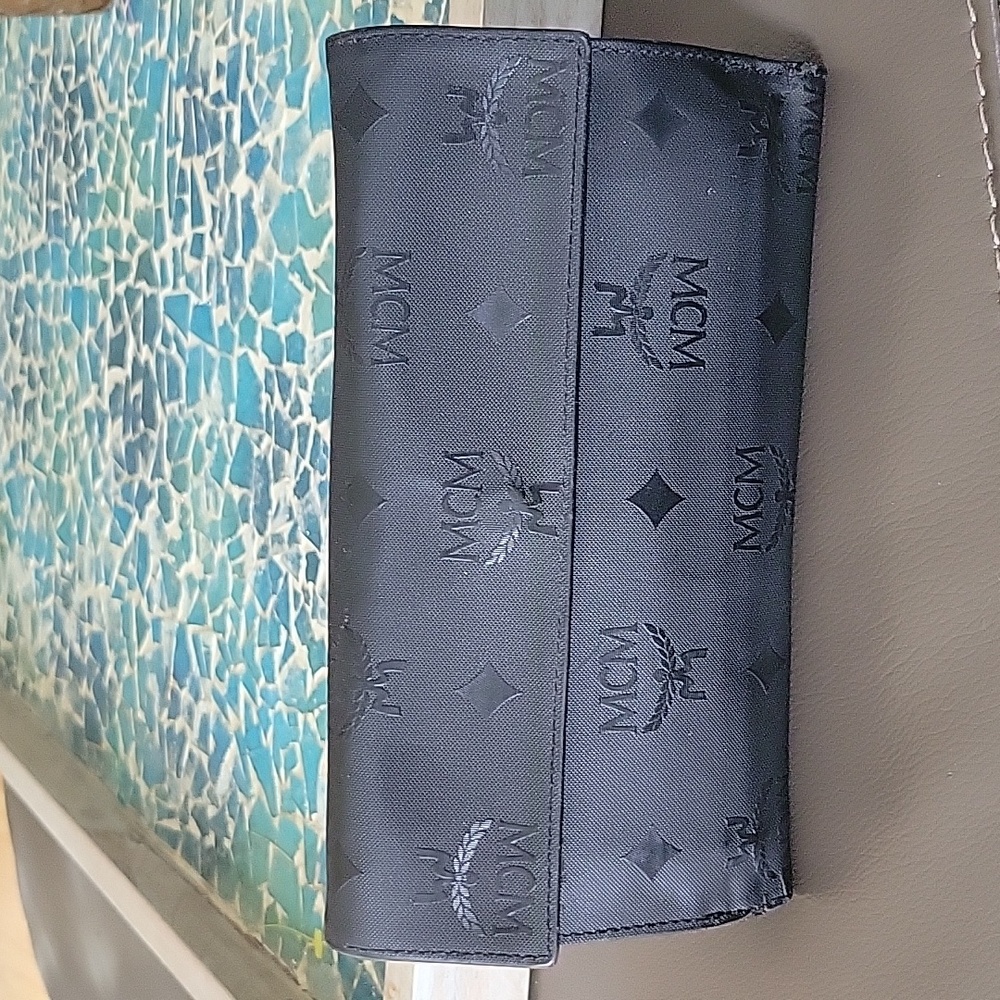MCM Long Wallet With Removable Billfold Signature Logo Detail
